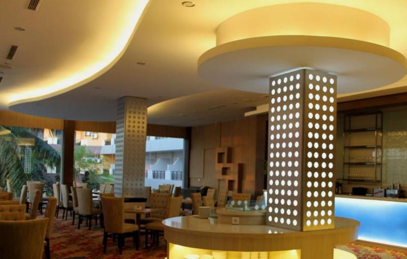 Kristal Hotel Kupang クパン エクステリア 写真